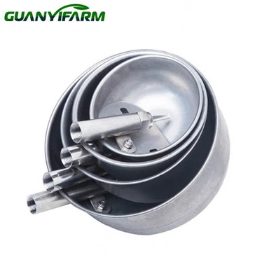 Gris dricksvatten skål